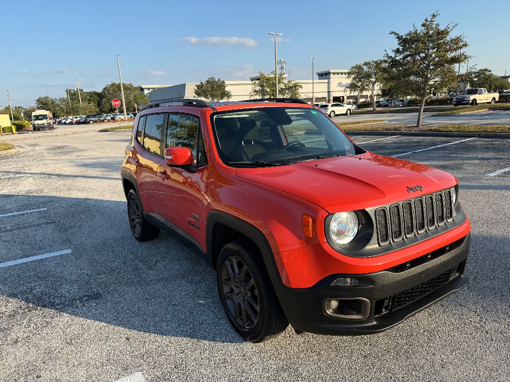 2016 Jeep Renegade Latitude's photo
