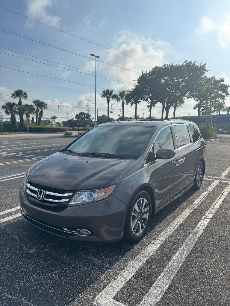 2015 Honda Odyssey Touring Elite's photo
